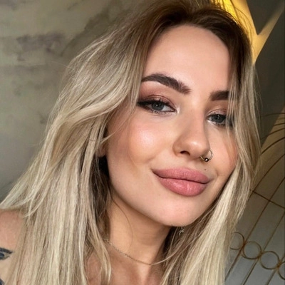 Trang Le Sweet Saigon Babe